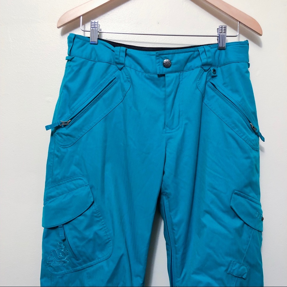 Burton Women's Blue Cargo Pants. Designed for snowboarding, winter sports. - Picture 3 of 6